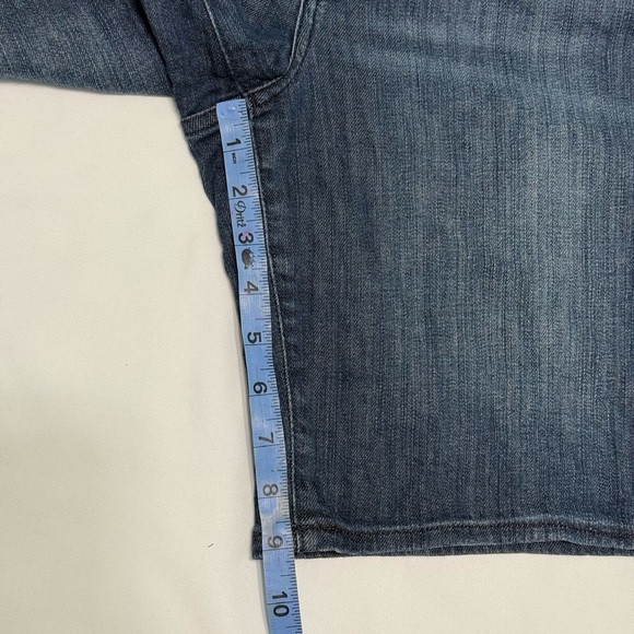 Tommy Hilfiger Blue Jean Shorts Classic Style
Size 12 - Picture 4 of 8
